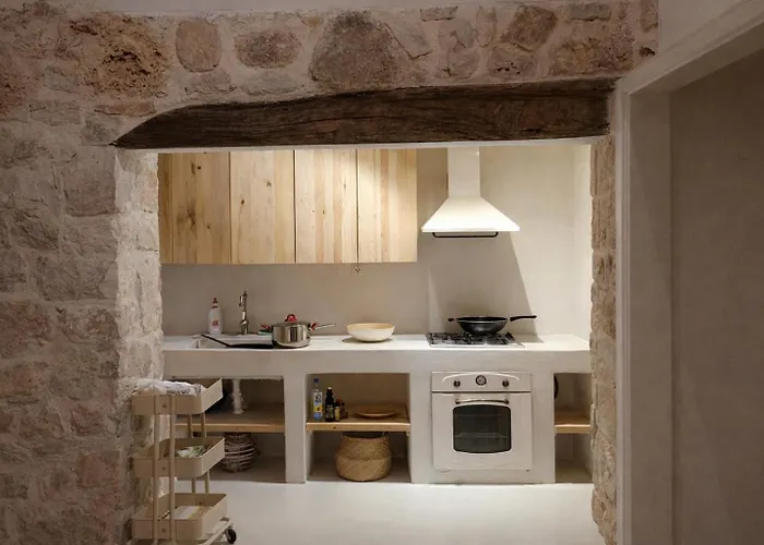 The House. Light & Stone. Вилла