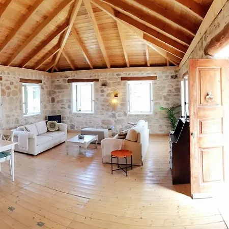 Villa The House. Light & Stone.