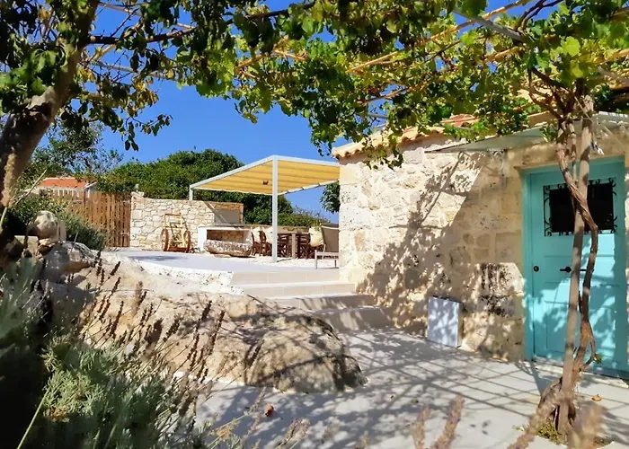 The House. Light & Stone. * Lixúri