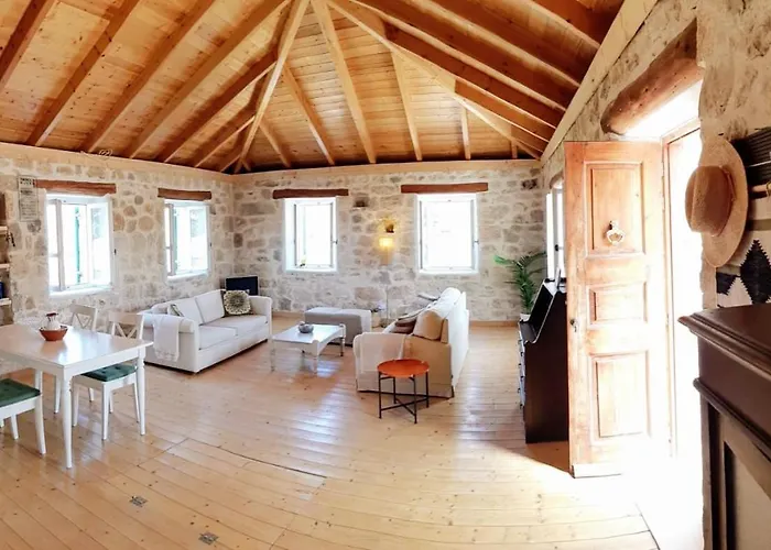 Villa The House. Light & Stone.