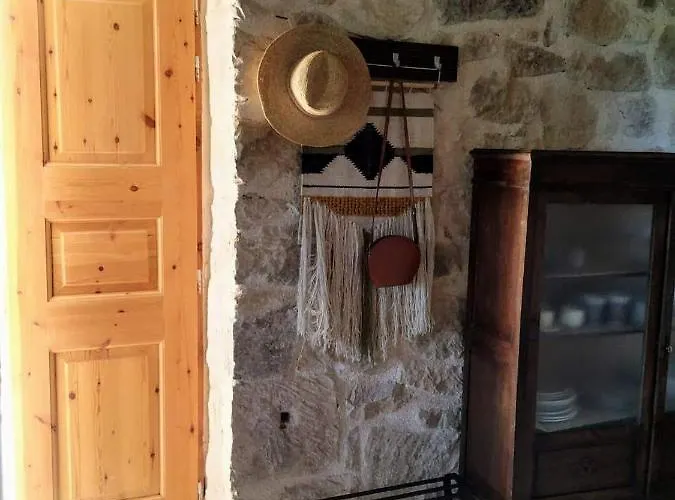 The House. Light & Stone. Lixúri