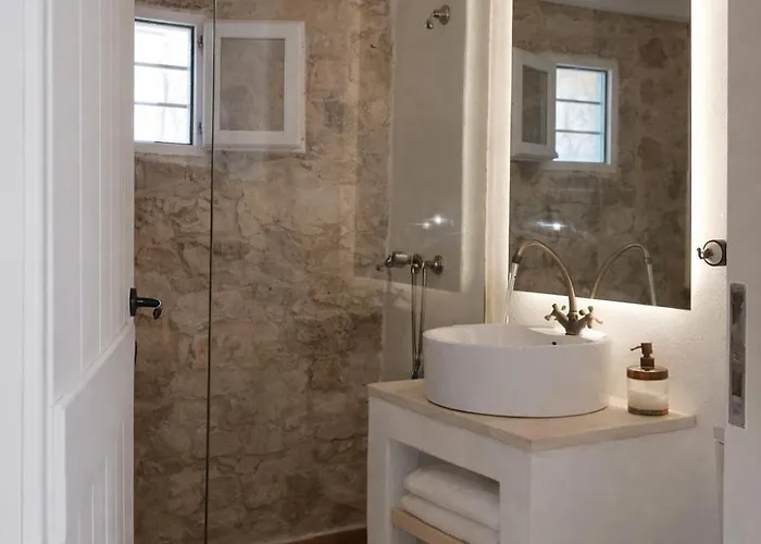 The House. Light & Stone. * Lixouri