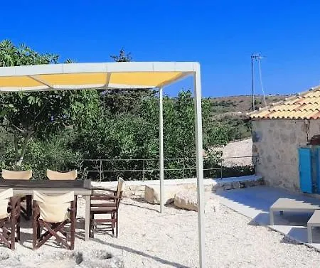 The House. Light & Stone. ヴィラ