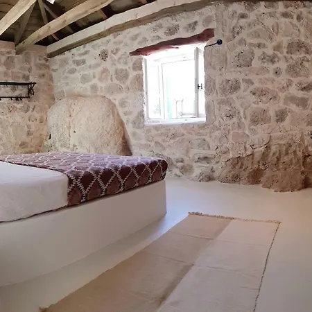 The House. Light & Stone. リクスリオン